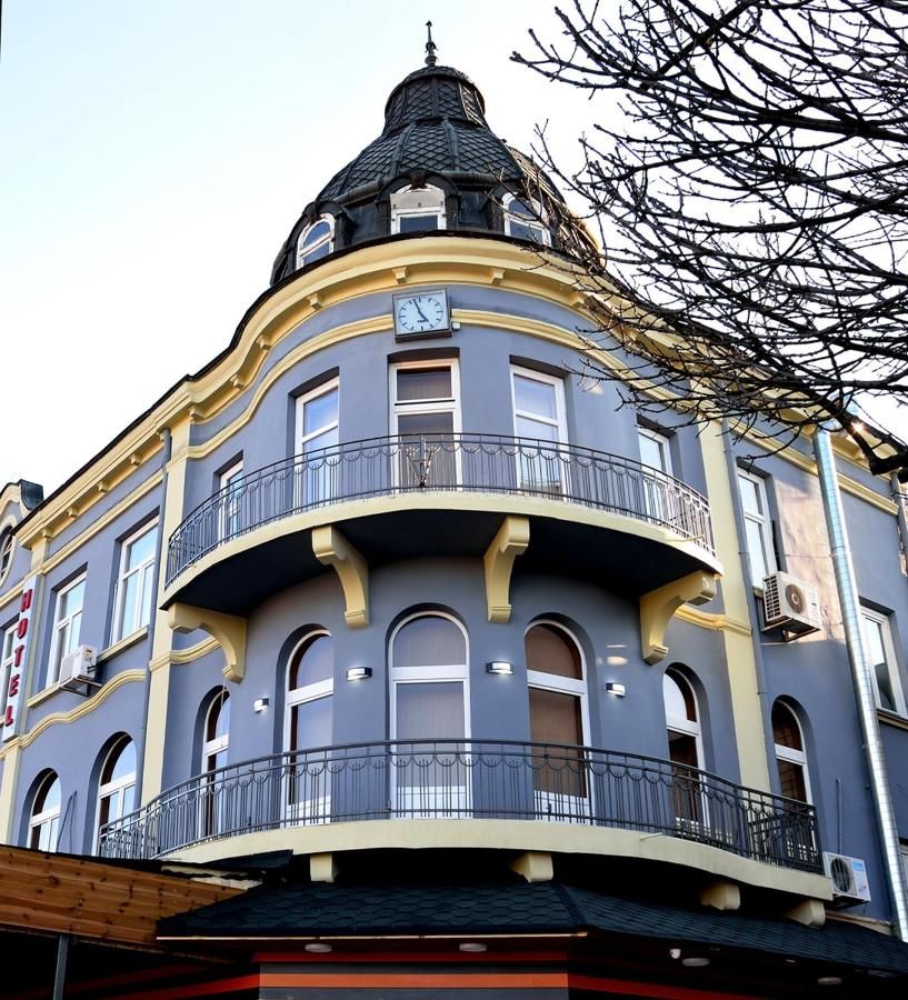 Отель Hotel Cascade Плевен-12